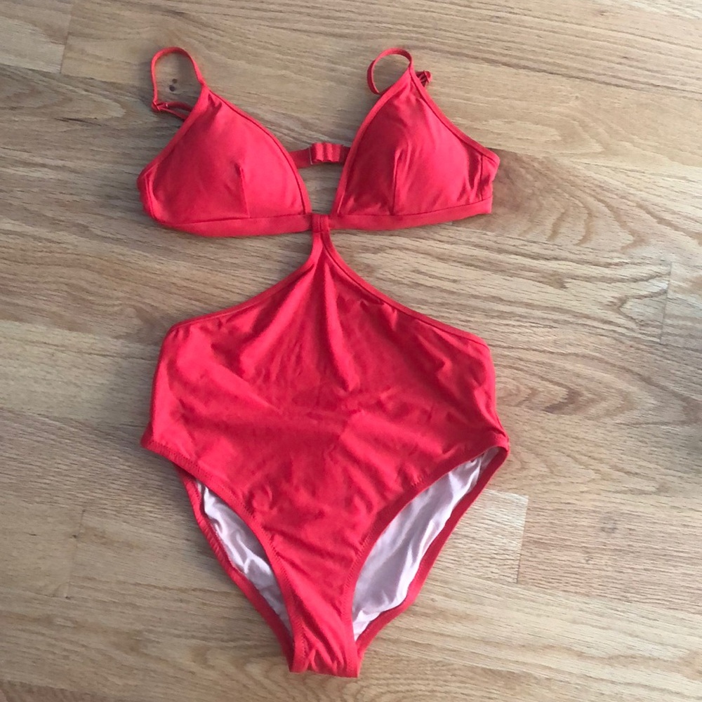 JCREW red one piece ❤️🌺